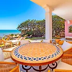 Villa Cubo's Beachfront Khayyam