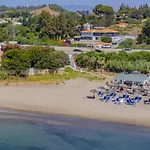 Cubo's Beachfront Khayyam Villa El Faro
