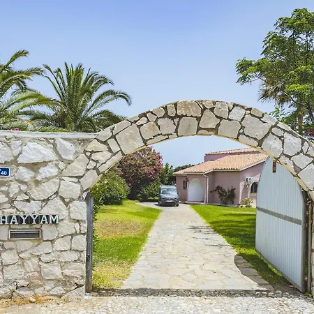 Cubo's Beachfront Khayyam 别墅 El Faro