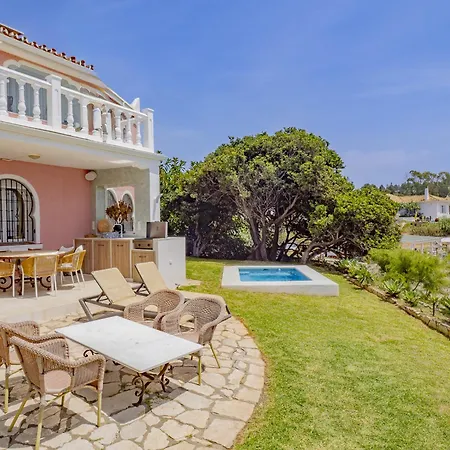 Villa Cubo's Beachfront Khayyam